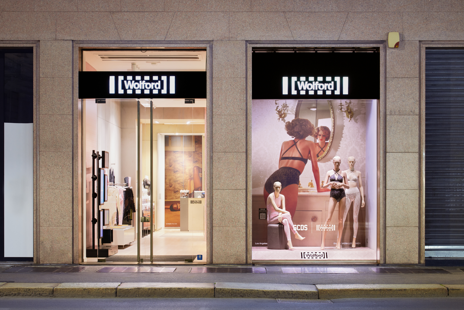 Fotografia commerciale immobiliare vetrine e negozio di Wolford